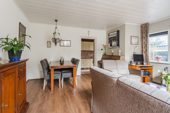 Photo 10 of Voorweg 45