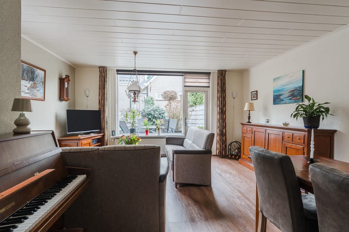 Photo 11 of Voorweg 45