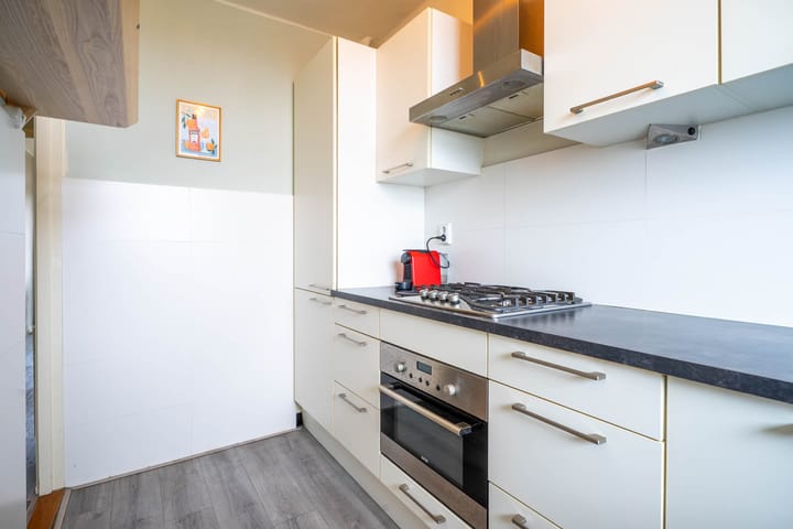 Photo 16 of Dr. Struyckenstraat 34