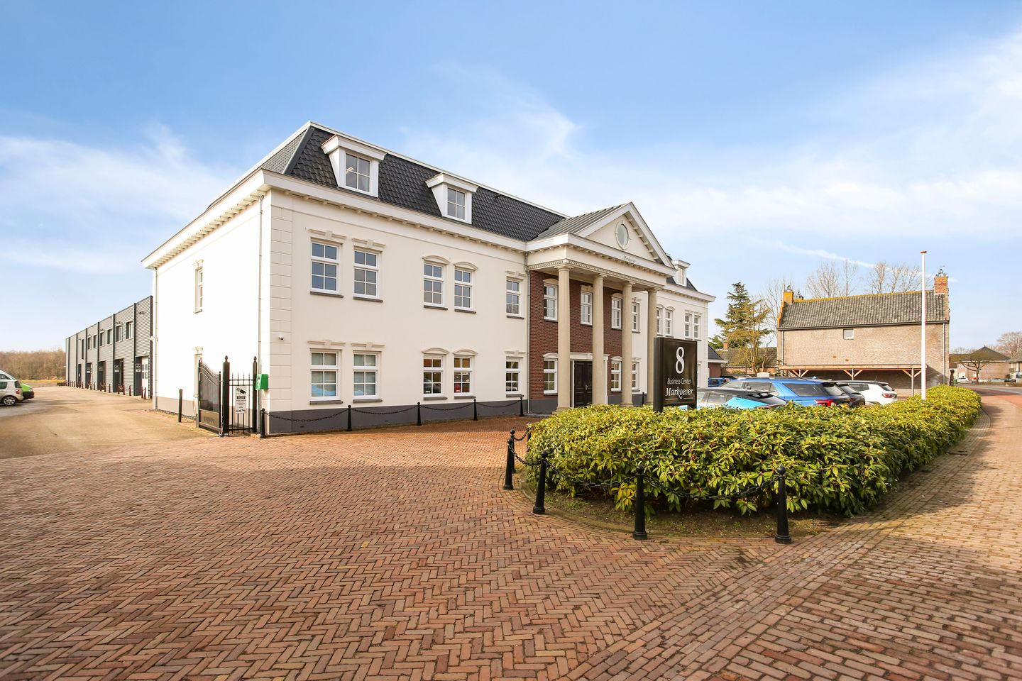 Bekijk foto 3 van Bredaseweg 8