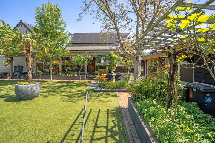 Foto 1 van St.-Annastraat 1