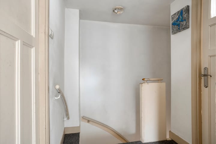 Twee-onder-één-kap te koop: Oude Vlijmenseweg 70, 'S-Hertogenbosch