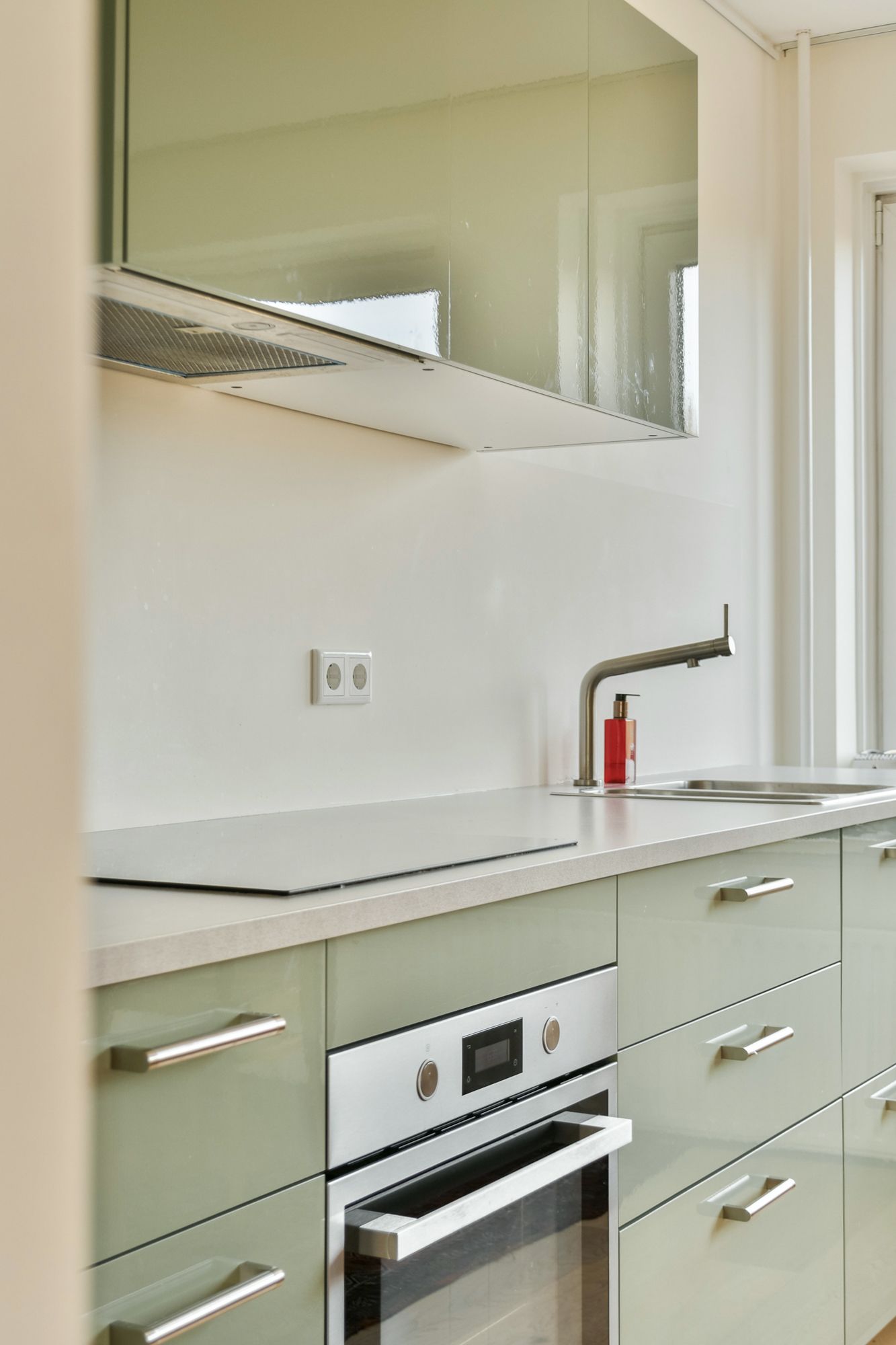 Foto 15 van Van Nijenrodeweg 635