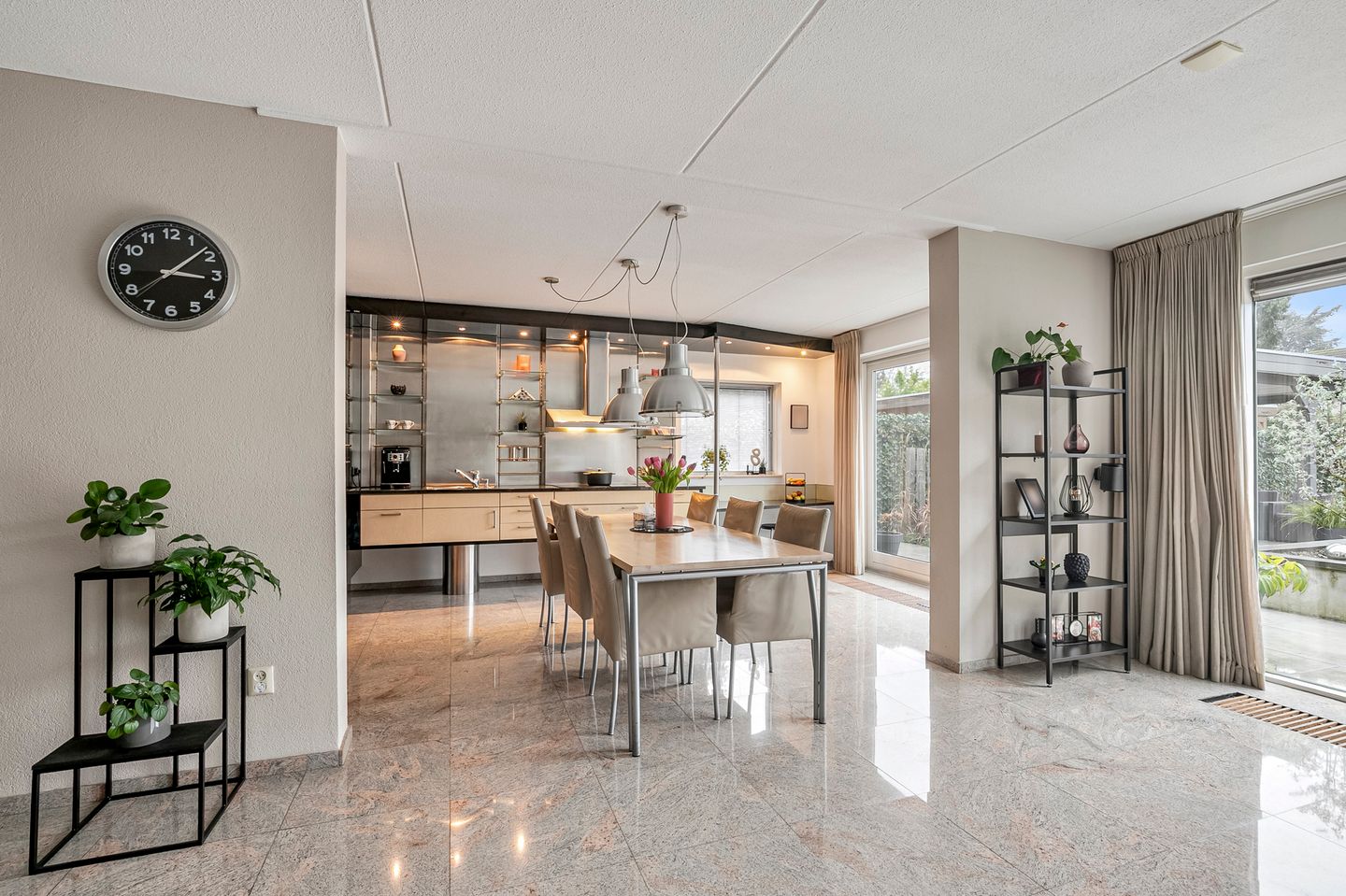 Waterfront family home with private deck in Arnhem Holthuizen — 20