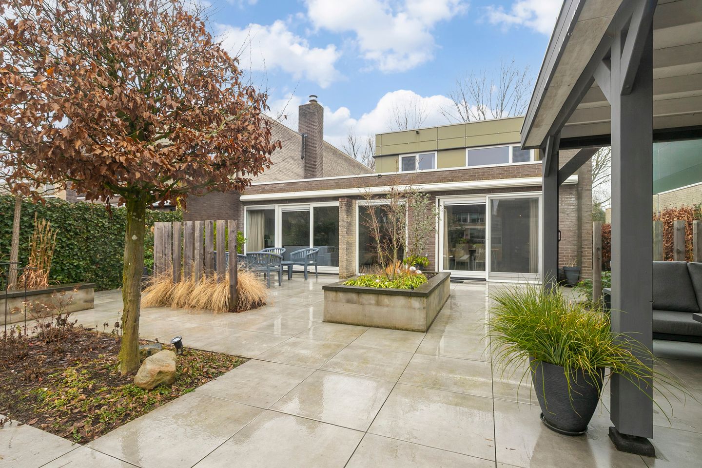 Waterfront family home with private deck in Arnhem Holthuizen — 27