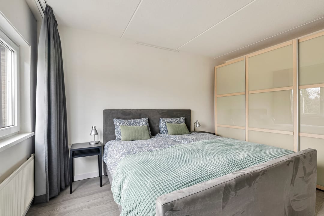 Waterfront family home with private deck in Arnhem Holthuizen — 54