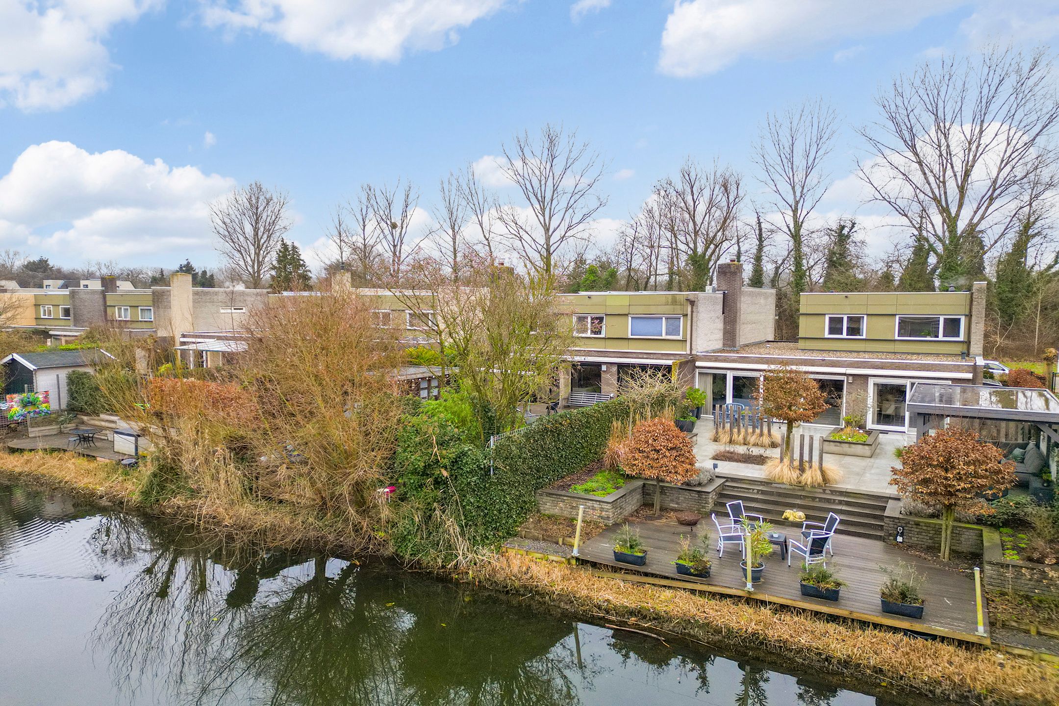 Waterfront family home with private deck in Arnhem Holthuizen — 64