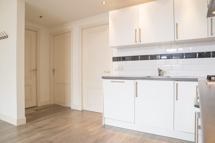 Photo 8 of Zijlweg 76-A