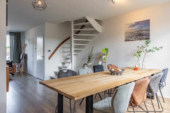 Modern Terraced Home with Four Bedrooms in Waalre — 17