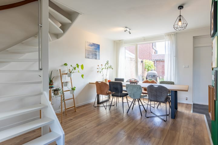 Modern Terraced Home with Four Bedrooms in Waalre — 15