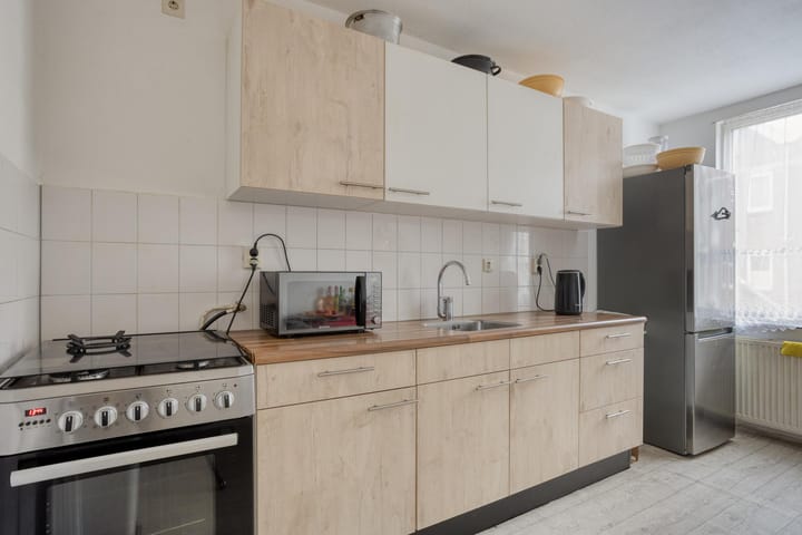Affordable 3-room apartment centrally located in Hillesluis — 25