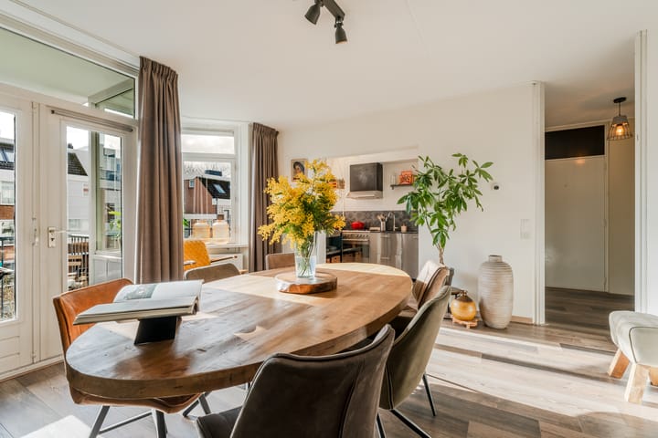 Spacious 1-bedroom apartment with two balconies in Dapperbuurt — 39