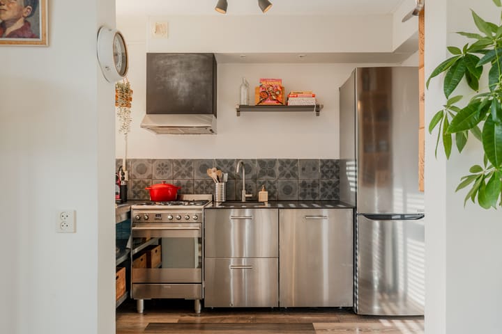 Spacious 1-bedroom apartment with two balconies in Dapperbuurt — 43