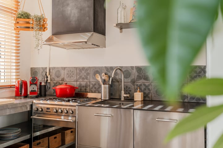 Spacious 1-bedroom apartment with two balconies in Dapperbuurt — 47