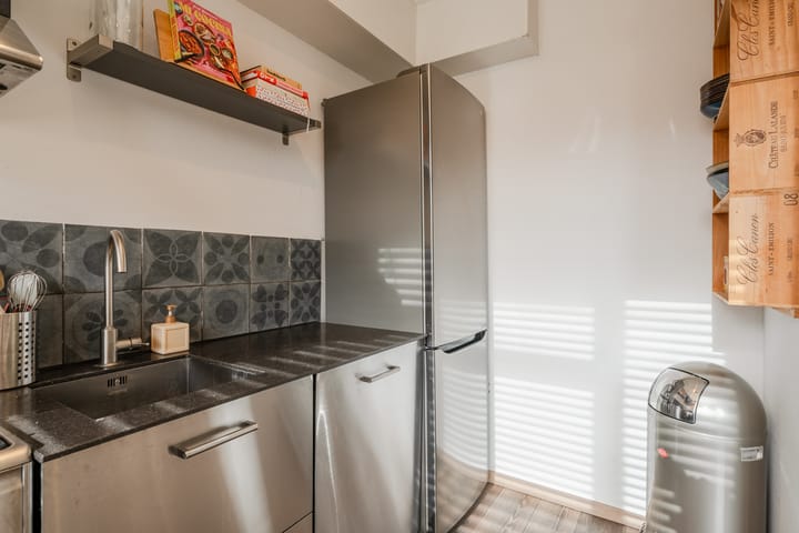 Spacious 1-bedroom apartment with two balconies in Dapperbuurt — 51