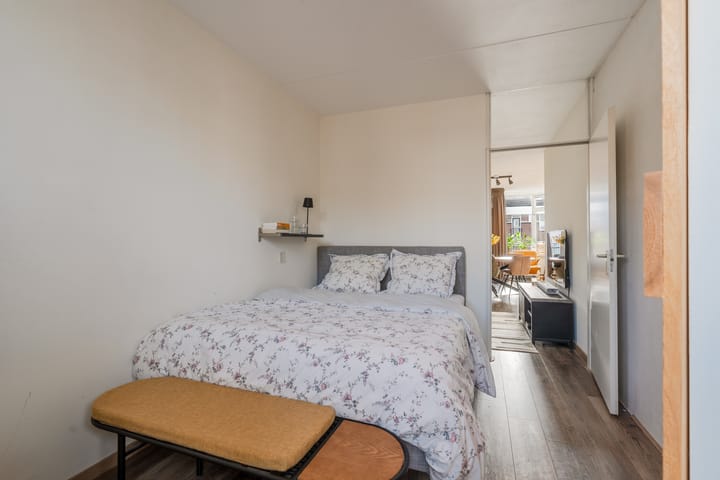Spacious 1-bedroom apartment with two balconies in Dapperbuurt — 62