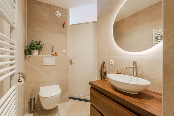 Spacious 1-bedroom apartment with two balconies in Dapperbuurt — 74