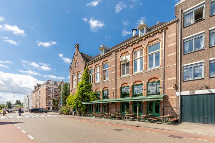 Spacious 1-bedroom apartment with two balconies in Dapperbuurt — 88