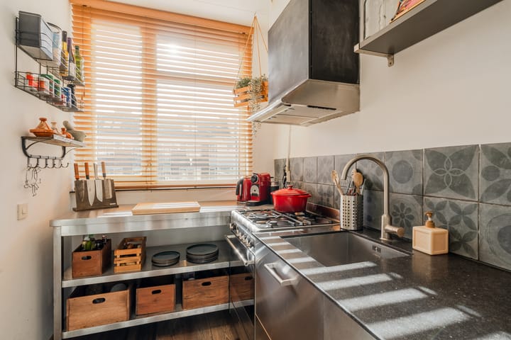 Spacious 1-bedroom apartment with two balconies in Dapperbuurt — 49