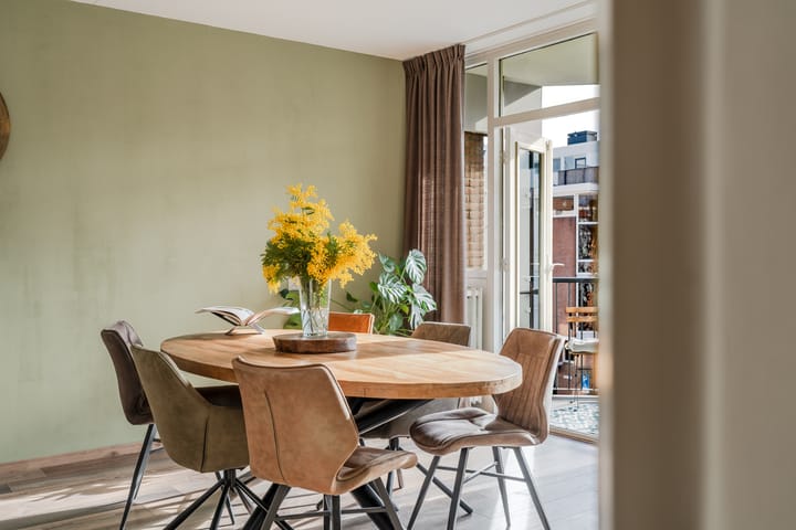 Spacious 1-bedroom apartment with two balconies in Dapperbuurt — 53