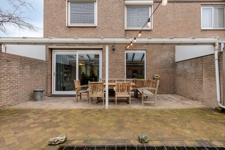 Semi-detached family home with large garden near Eindhoven city center — 69