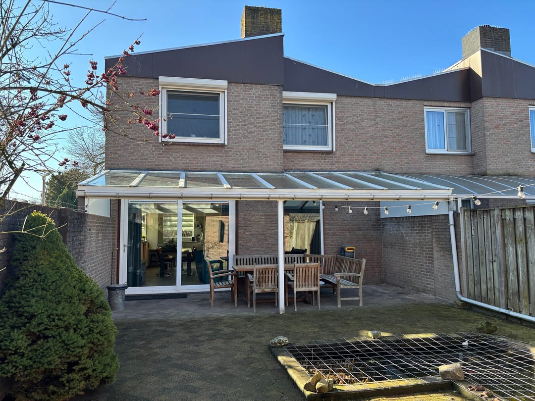 Semi-detached family home with large garden near Eindhoven city center — 74