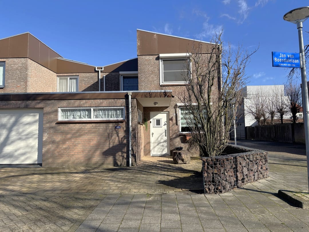 Semi-detached family home with large garden near Eindhoven city center — 76