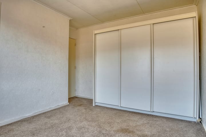 Affordable terraced home with four bedrooms in the heart of Hendrik-Ido-Ambacht — 38