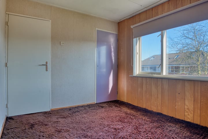 Affordable terraced home with four bedrooms in the heart of Hendrik-Ido-Ambacht — 46