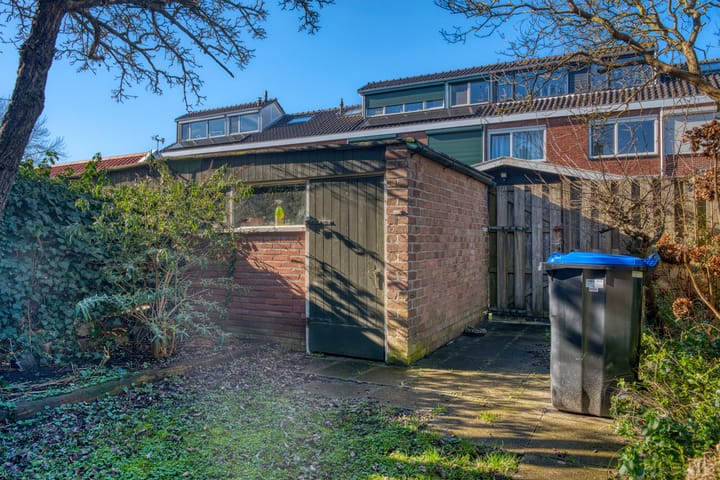 Affordable terraced home with four bedrooms in the heart of Hendrik-Ido-Ambacht — 26