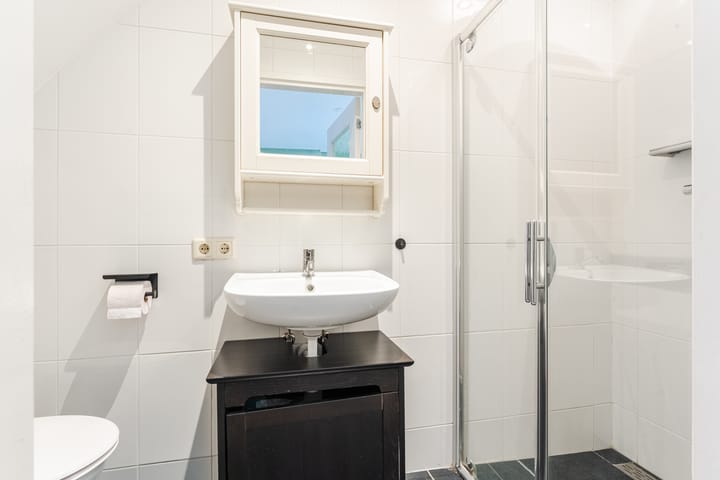 Ground floor apartment with sunny garden in Leiden's Transvaal neighborhood — 36