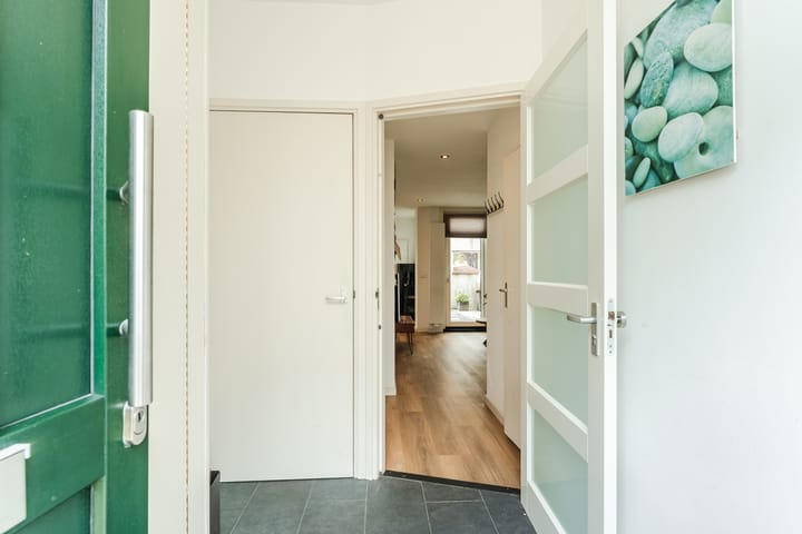 Ground floor apartment with sunny garden in Leiden's Transvaal neighborhood — 12