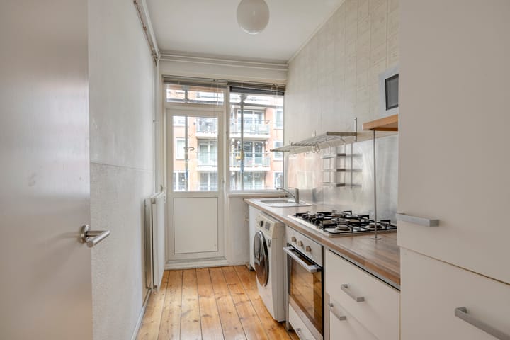 Spacious 4-room apartment in the heart of Rotterdam center — 17
