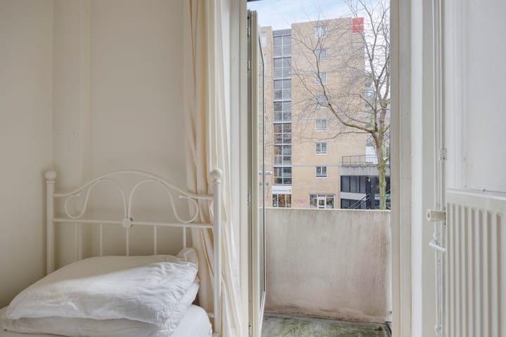 Spacious 4-room apartment in the heart of Rotterdam center — 33