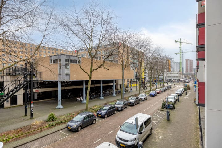 Spacious 4-room apartment in the heart of Rotterdam center — 49