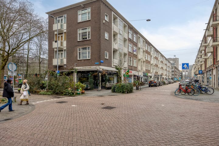 Spacious 4-room apartment in the heart of Rotterdam center — 65