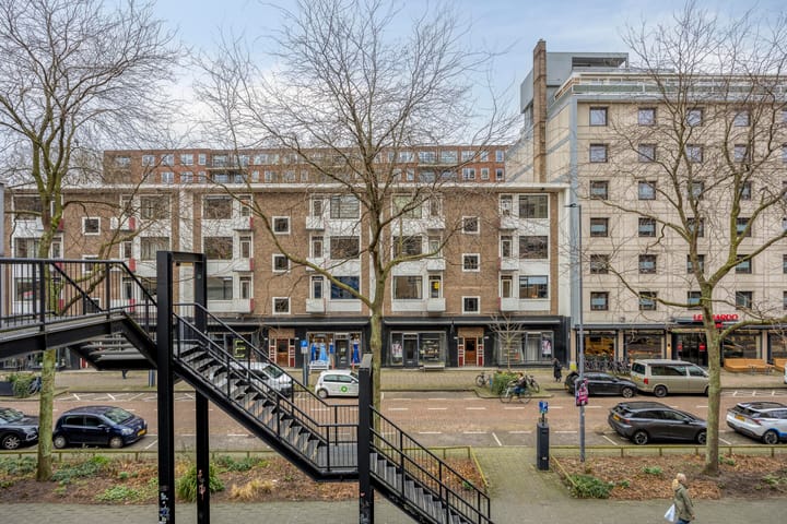 Spacious 4-room apartment in the heart of Rotterdam center — 69