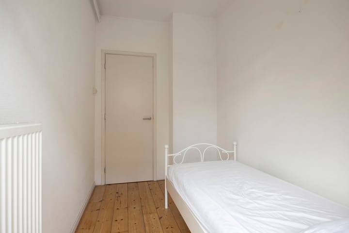 Spacious 4-room apartment in the heart of Rotterdam center — 35