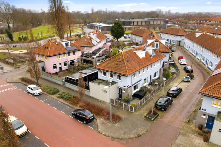 Photo 2 of Kamillestraat 24