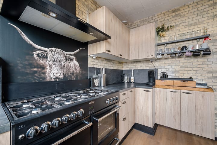 Spacious Three-Bedroom Terraced House with South-West Garden in 's-Hertogenbosch — 17