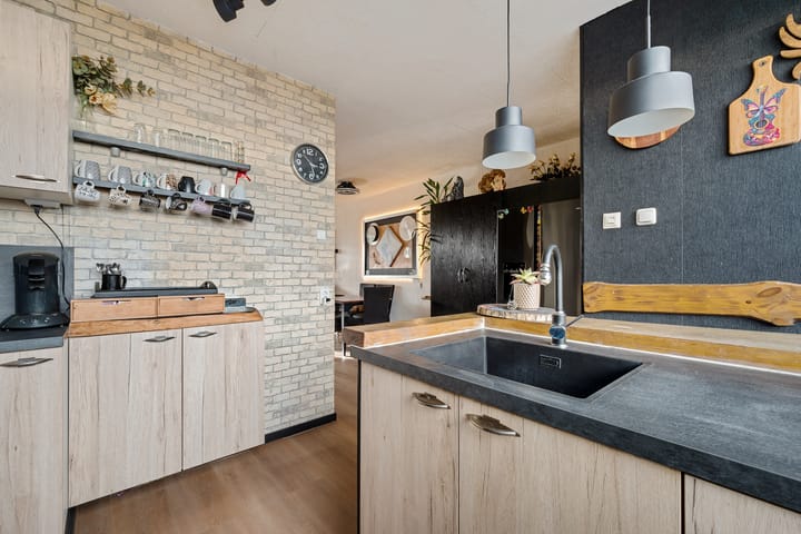 Spacious Three-Bedroom Terraced House with South-West Garden in 's-Hertogenbosch — 25
