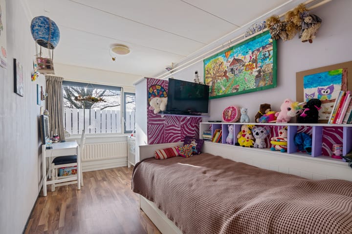 Spacious Three-Bedroom Terraced House with South-West Garden in 's-Hertogenbosch — 47