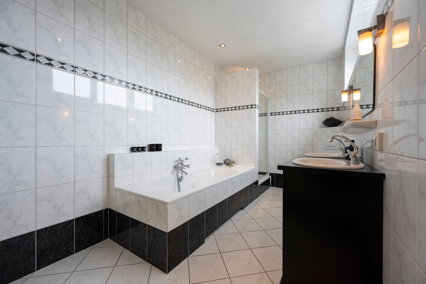 Photo 35 of Grotestraat 318