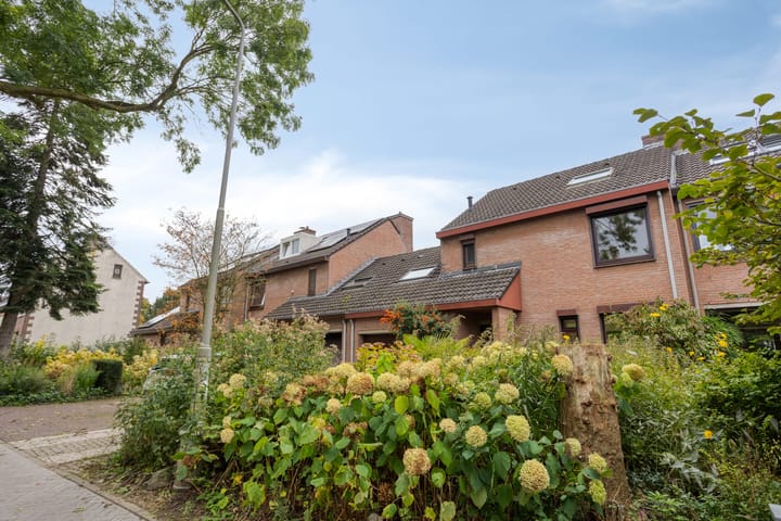 Photo 2 of Vroenhovenweg 150