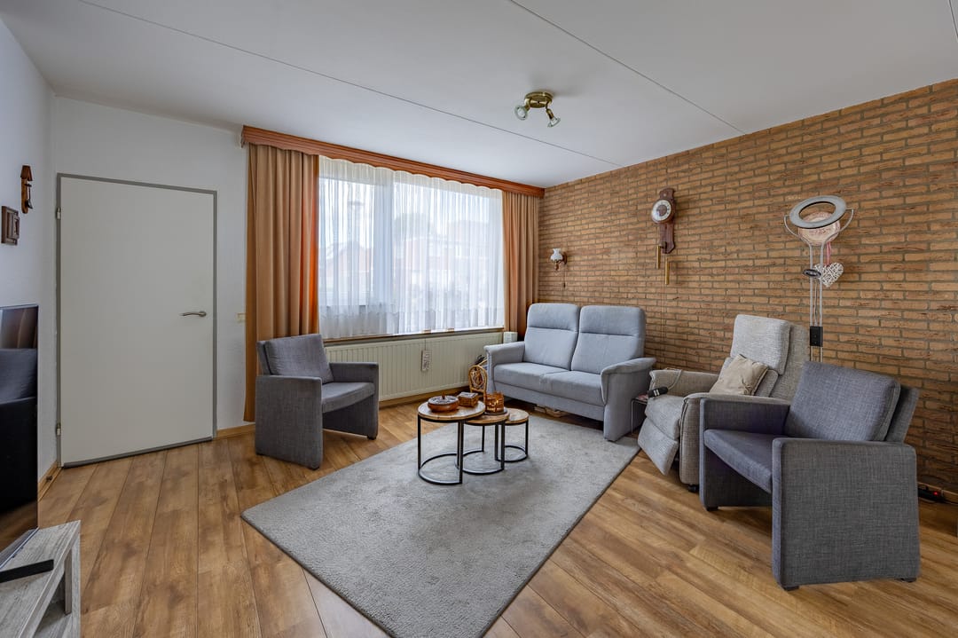 Foto 11 van Aronskelk 37