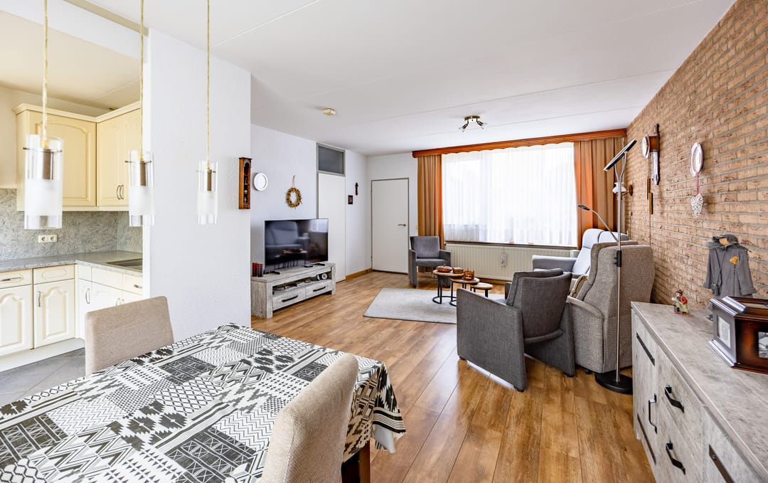 Foto 13 van Aronskelk 37