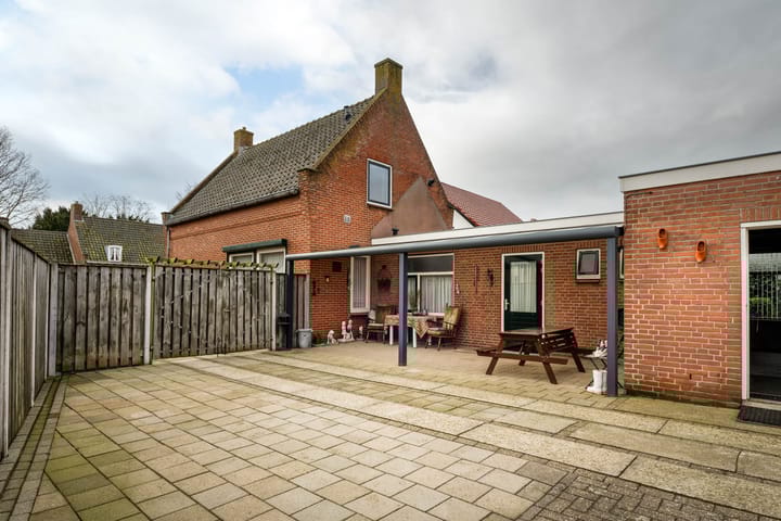 Photo 2 of Dorpsstraat 42