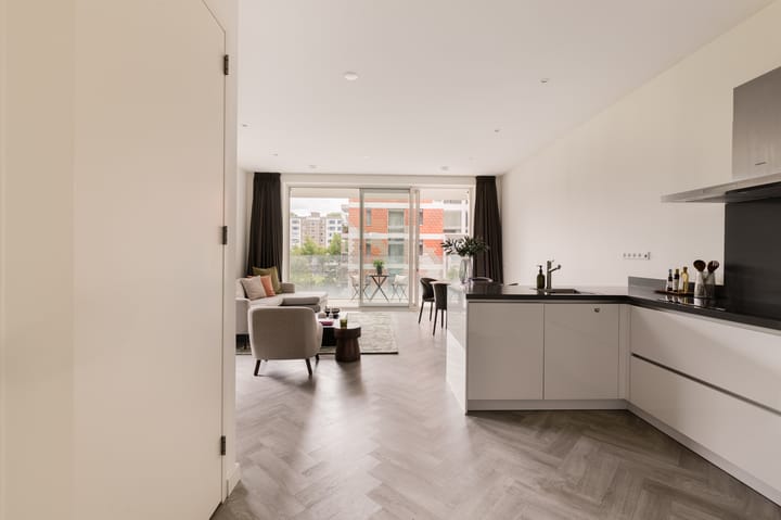 Photo 12 of Rosy Wertheimstraat 39