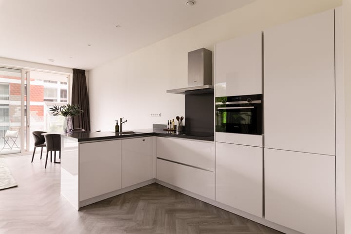 Photo 13 of Rosy Wertheimstraat 39