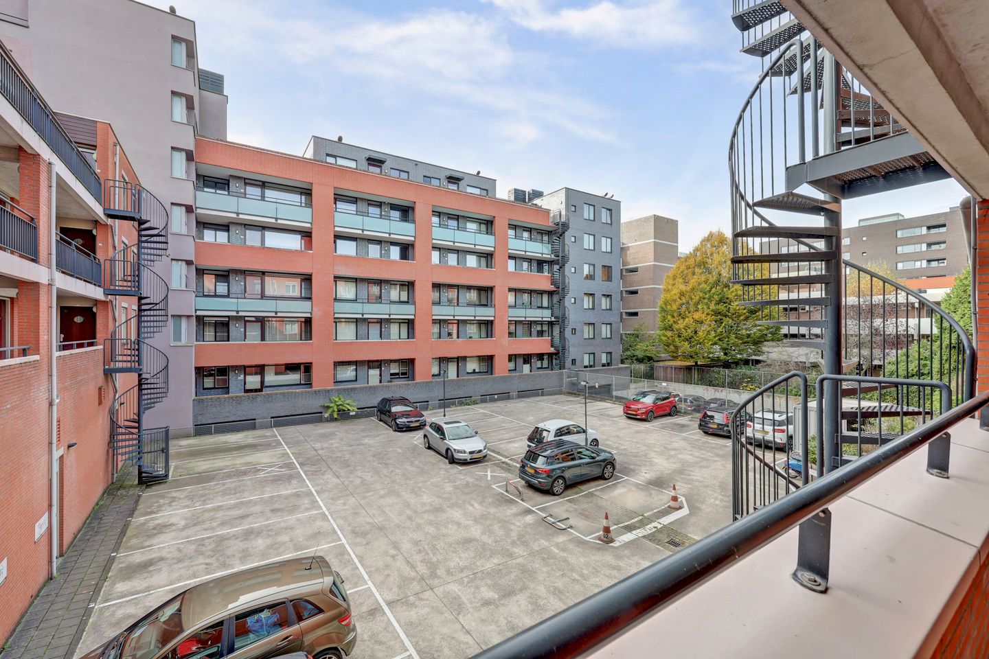 Photo 25 of van Berckelstraat 50
